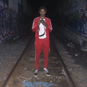 Meet your Posher, Travis